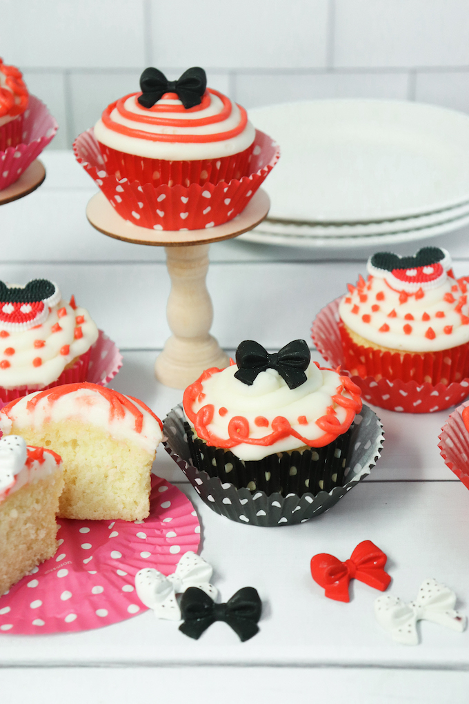 mickey and Minnie Mouse Cupcakes