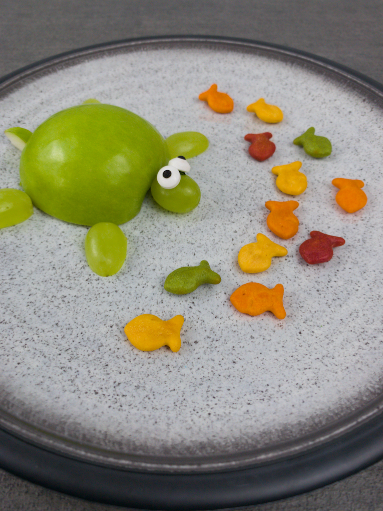 ingredients needed to make an apple turtle snack prefect for summer snack ideas beach snack ideas