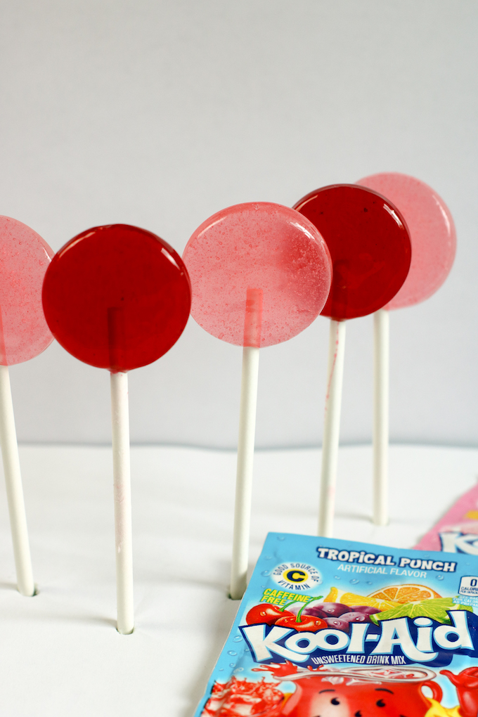 homemade DIY Koolaid lollipops