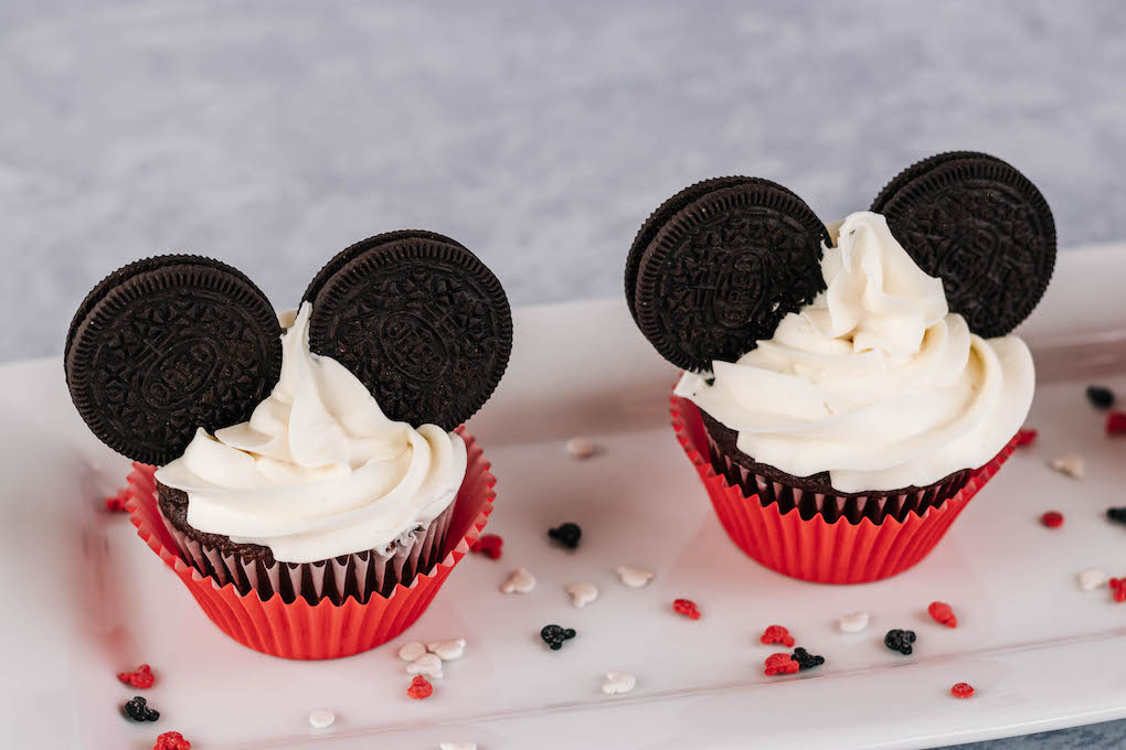 easy DIY Cupcakes for Disney themed birthday parties