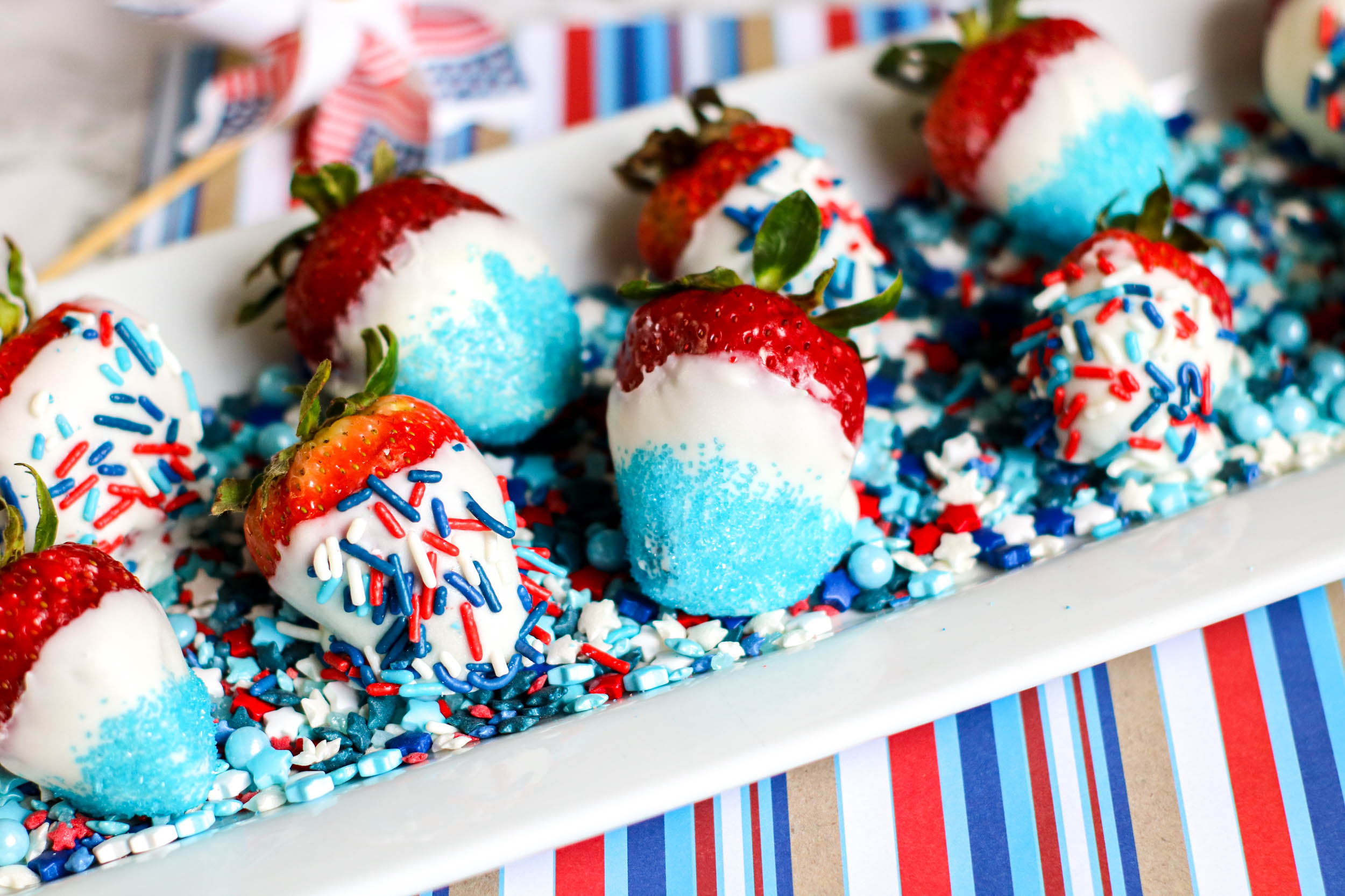 4th of July Chocolate Dipped Strawberries
