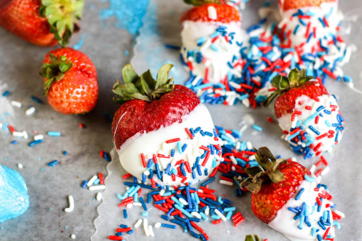 Red, White, and Blue Chocolate Dipped Strawberries