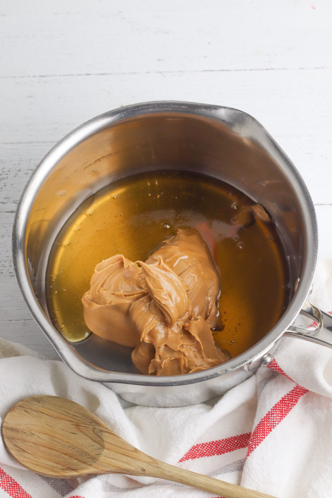 mixing honey and peanut butter