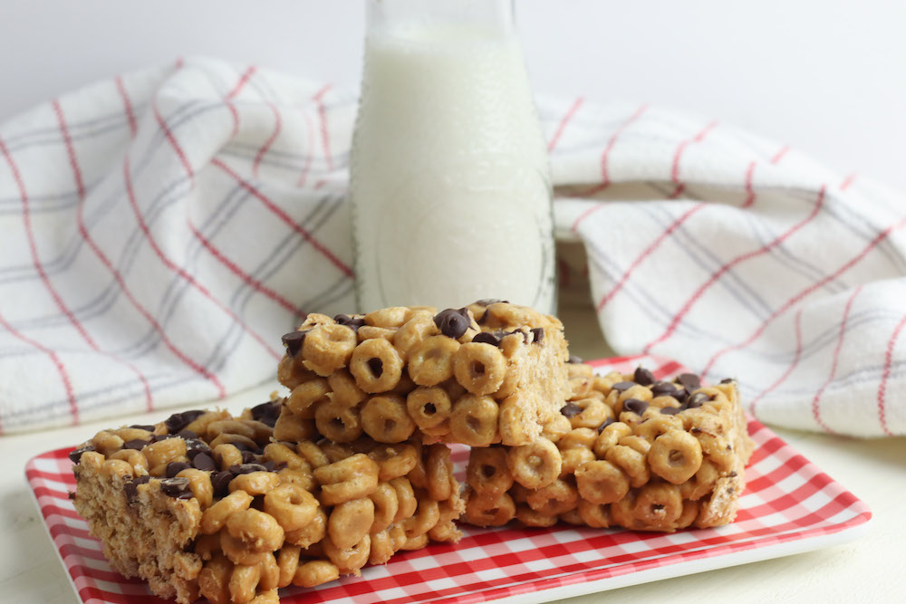 How to Make Healthy Peanut Butter Cheerio Bars