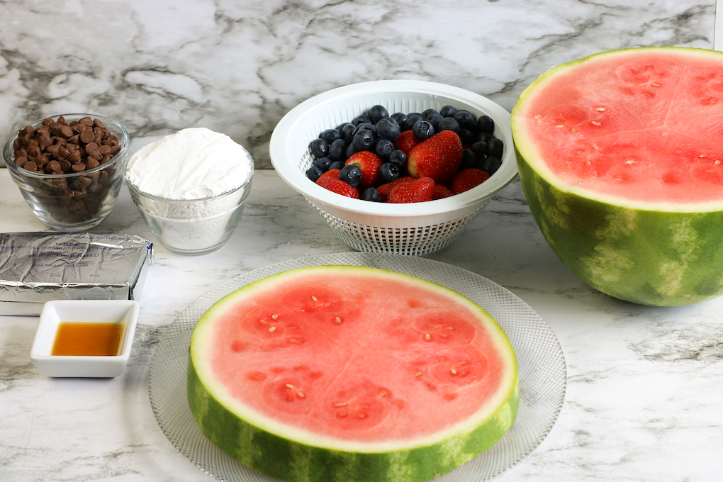 Ingredients to make watermelon pizza
