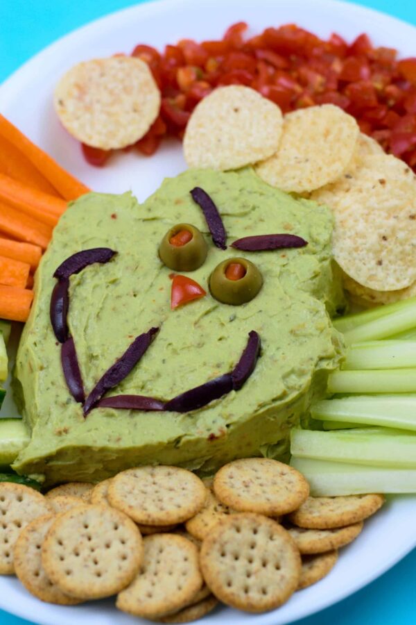 Grinch food platter with chips and vegetables