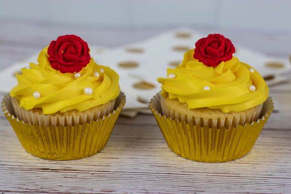 beauty and the beast themed cucpakes 