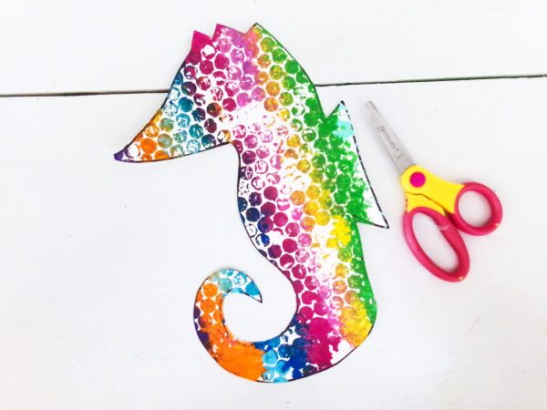 bubble wrap craft make a sea horse