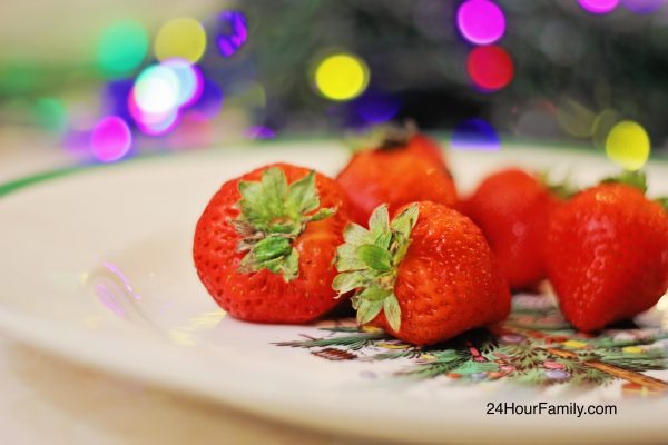 how to make santa hats from strawberries