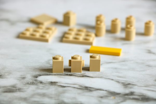how to build a simple lego nativity scene with a lego manger, a lego stable to hold baby Jesus and a Lego baby Jesus