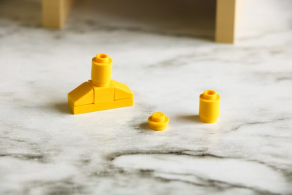 how to build a simple lego nativity scene with a lego manger, a lego stable to hold baby Jesus and a Lego baby Jesus