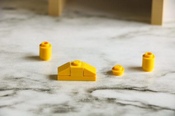 how to build a simple lego nativity scene with a lego manger, a lego stable to hold baby Jesus and a Lego baby Jesus