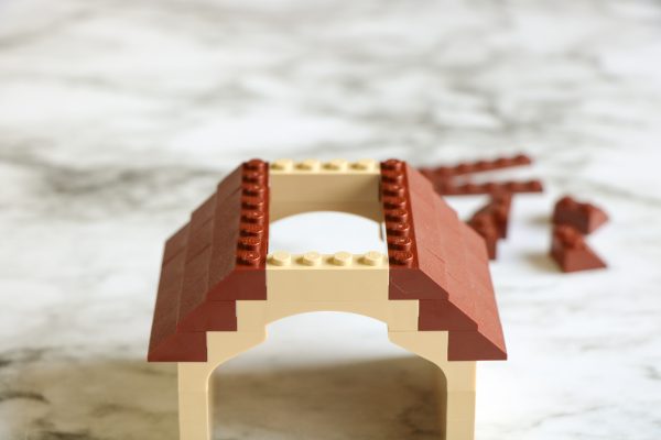 how to build a simple lego nativity scene with a lego manger, a lego stable to hold baby Jesus and a Lego baby Jesus
