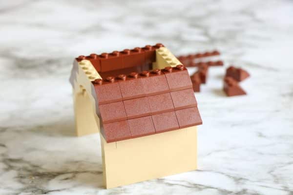 how to build a simple lego nativity scene with a lego manger, a lego stable to hold baby Jesus and a Lego baby Jesus