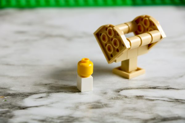 how to build a simple lego nativity scene with a lego manger, a lego stable to hold baby Jesus and a Lego baby Jesus