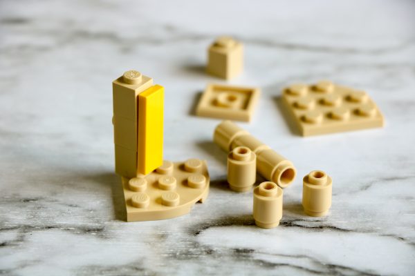 how to build a simple lego nativity scene with a lego manger, a lego stable to hold baby Jesus and a Lego baby Jesus