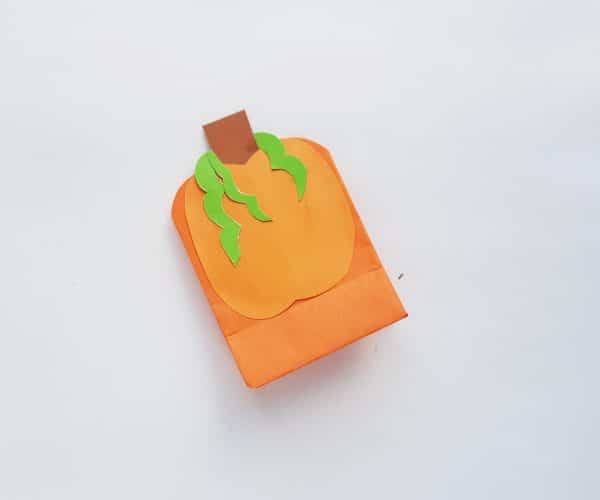 easy DIY Pumpkin treat bags for kids