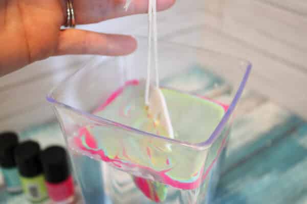 How to Make Hydro-dipped Sand Dollars, Hydro-Dripped Sand Dollars, Sand Dollars, Piece of Art, Sand Dollars Shells, Glittery Sand Dollar, Hydro Dip, Hydro Dripping, Dipping Process, Cool Design