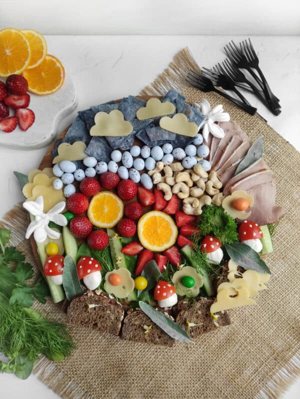 how to make the perfect summer charcuterie board