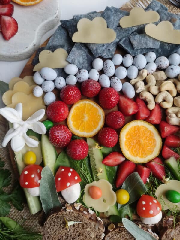 how to make the perfect summer charcuterie board