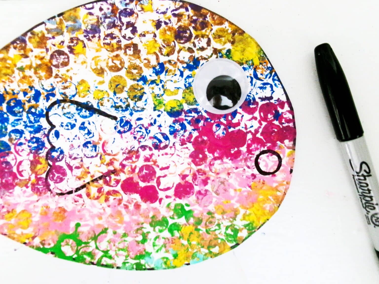 Process Art Fish Make a Bubble Wrap Fish Craft (Free Fish Template) » 24hourfamily.com