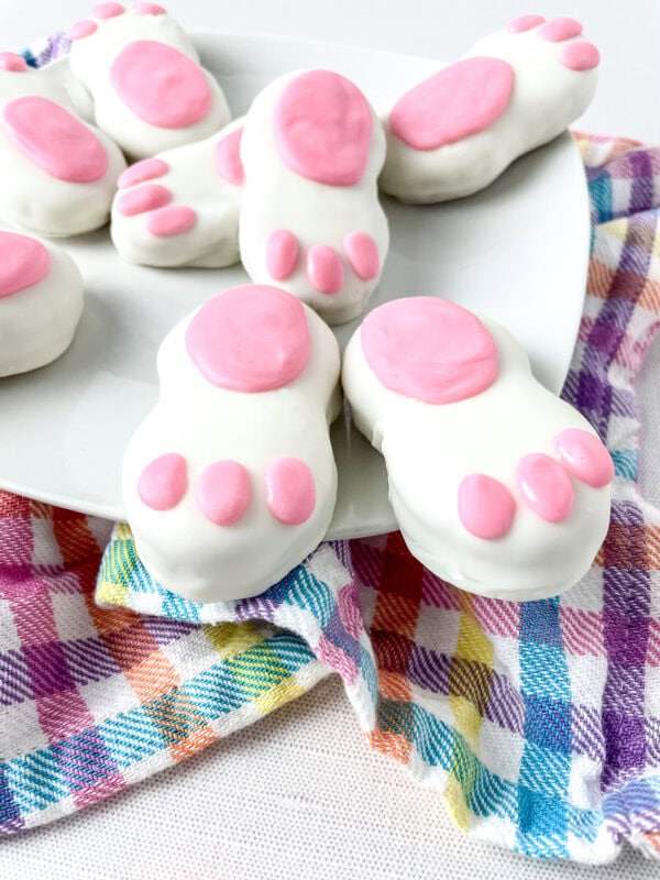 Easter snacks, Easter fun, Easter celebrations, cute Easter treats, easy Easter desserts, spring desserts, Easter party ideas, pastel desserts, fun Easter recipes