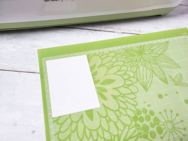 Cricut vinyl jar decor, Easter Cricut monogram, DIY Cricut Easter gifts, Cricut Easter sticker ideas, Cricut Easter embellishments, springtime Cricut ideas, cute bunny SVG
