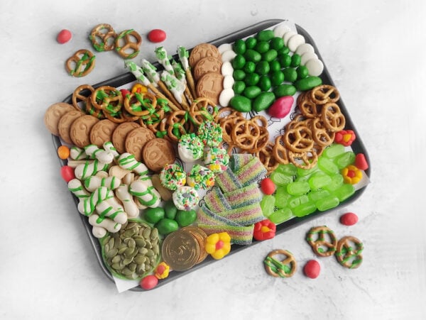 St Patricks Day charcuterie board, St Patricks Day snack board, St Patricks Day grazing board, St Patricks Day food ideas, green charcuterie board, Irish charcuterie board, shamrock charcuterie board