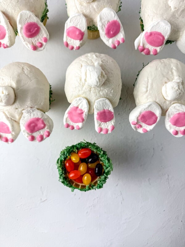 cupakes with bunnies that are perfect for an easter dessert idea