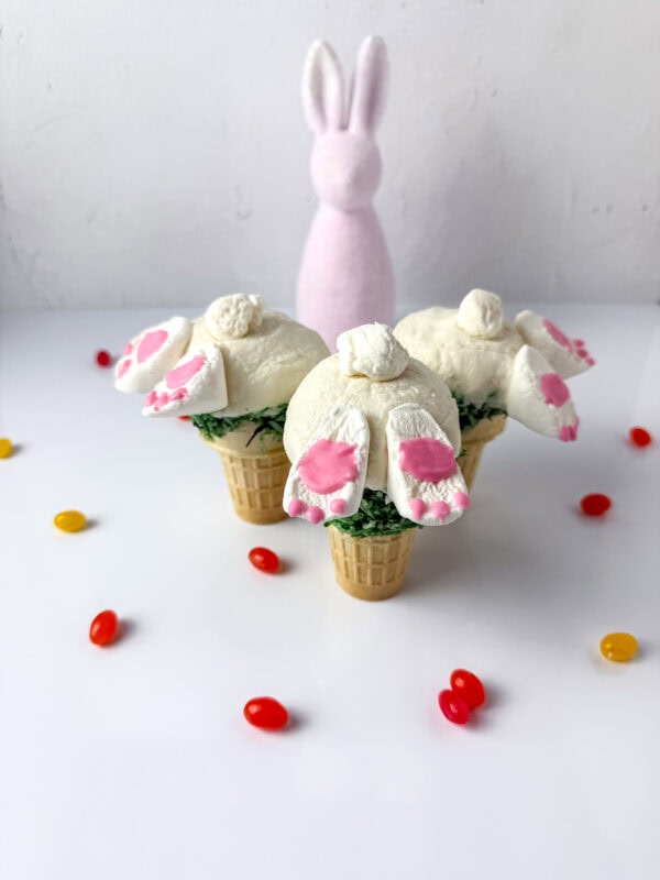 cupakes with bunnies that are perfect for an easter dessert idea