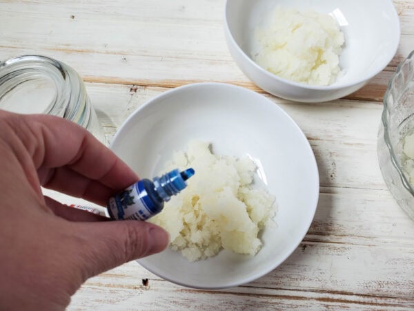 Coloring sugar scrub mixture blue