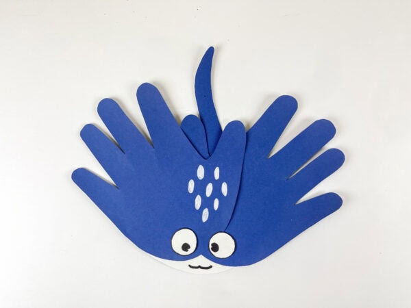 Finished blue stingray handprint paper craft
