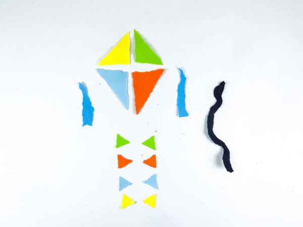 Kite pieces arranged without tools