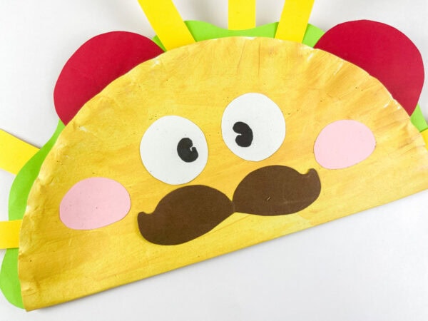 Close up taco paper plate craft face
