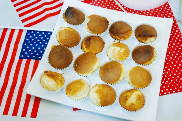 Baked cupcakes arranged on serving tray