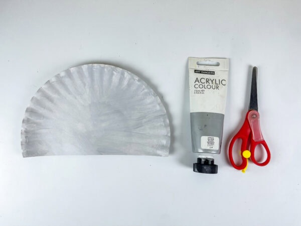 Paper plate painted silver for R2-D2 base