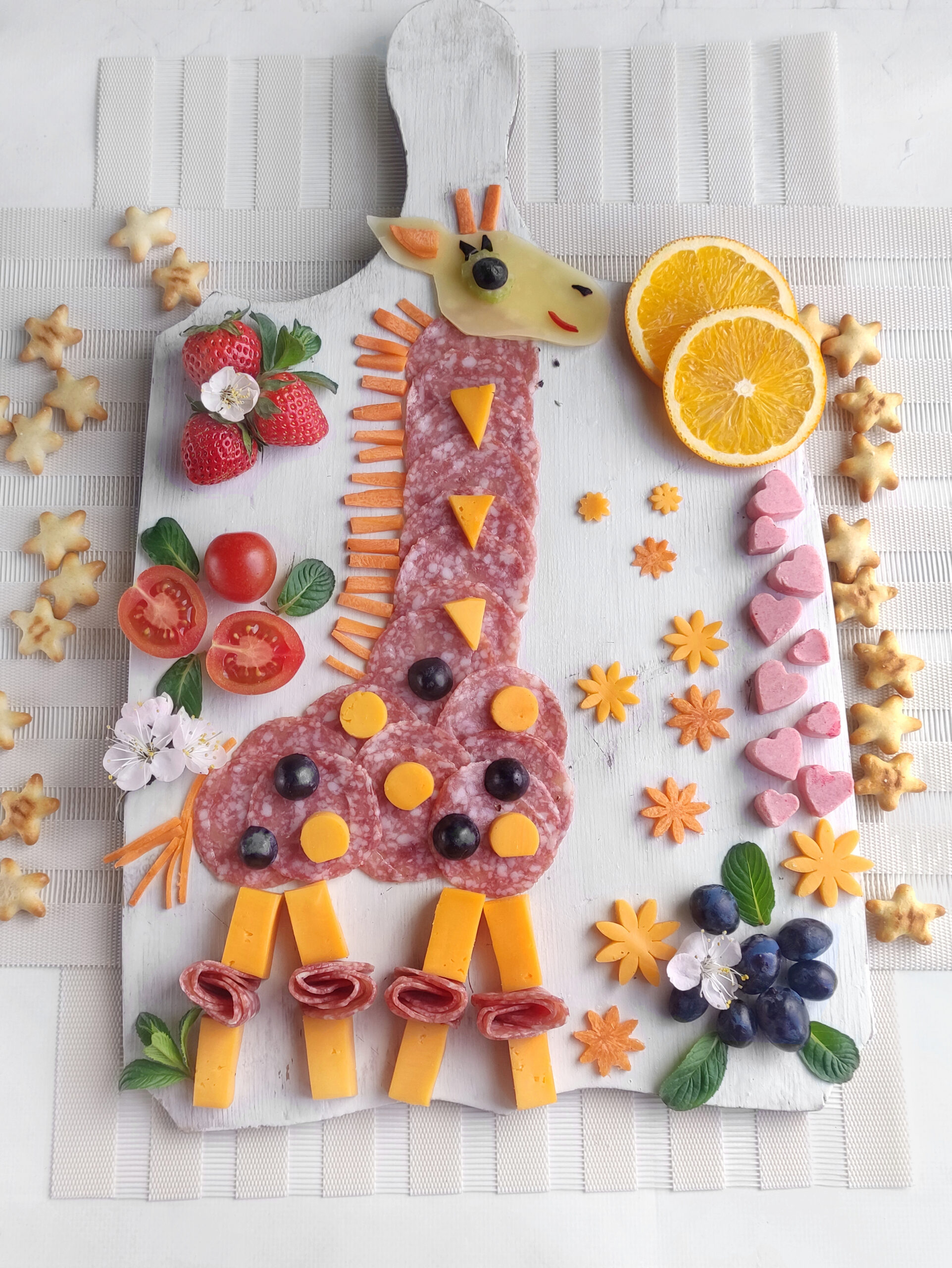 giraffe shaped charcuterie board