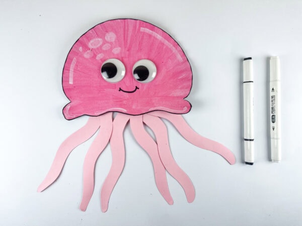 Finished jellyfish craft with markers