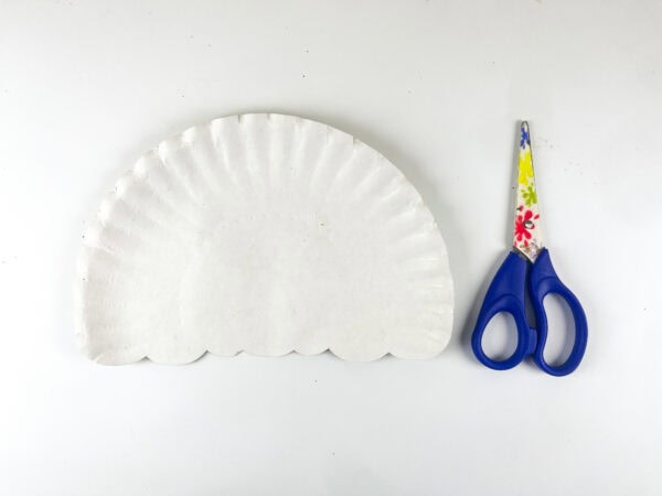 Cut paper plate for eagle head