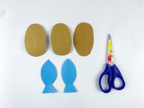 Cut out bread and fish shapes