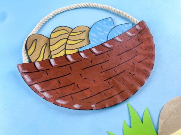 Basket craft with bread and fish