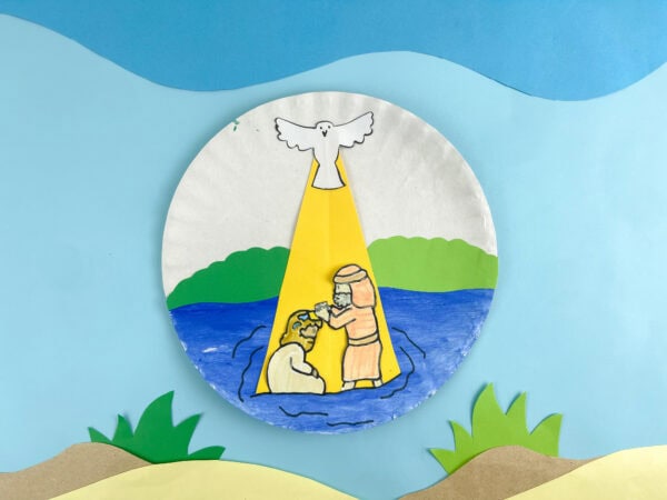 Finished Baptism of Jesus paper plate craft