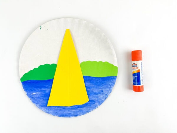Yellow spotlight glued onto paper plate scene