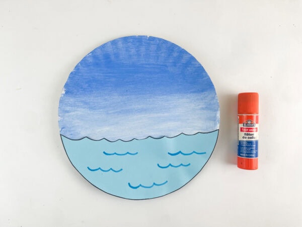 Water background glued to the plate