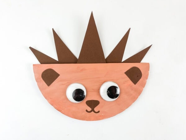 Finished rocking paper plate hedgehog on white background